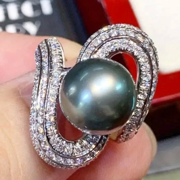 New packed Absolutely Gorgeous ladies Unique Pearl Fashion Ring  / size is 7 - Picture 5 of 5